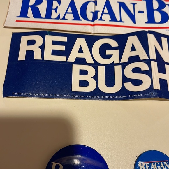 Original presidential Ronald Reagan campaign buttons and bumper stickers - Picture 8 of 8